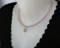 Kолие със сребърно цвете и естествен шпинел тип чокър