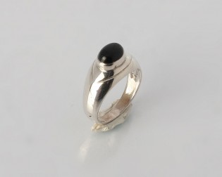 Сребърен пръстен с оникс овал